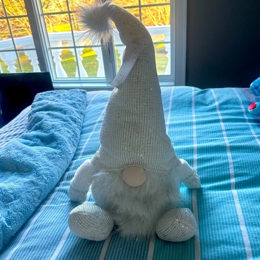 NWT Gorgeous White Gnome
